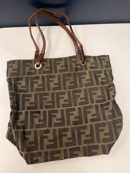 FENDI フェンディ ハンドバッグ ズッカ柄 ブラウン