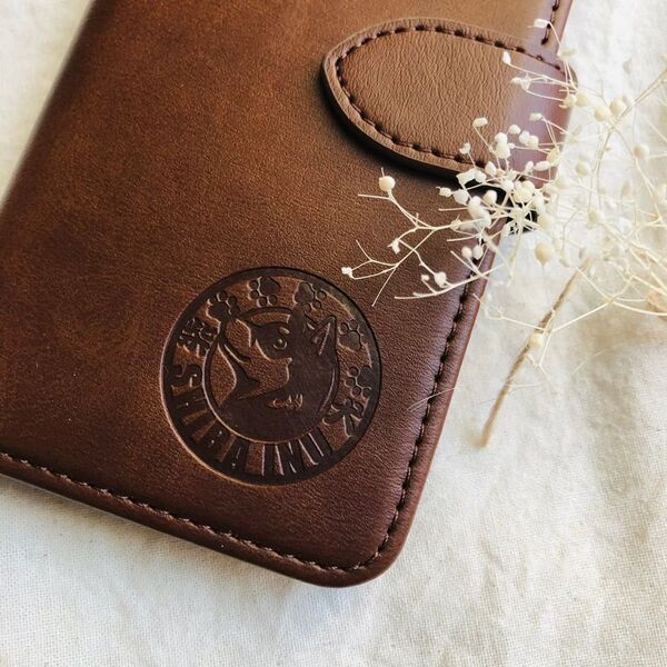 新品 スムースレザー☆柴犬☆手帳型スマホケースiPhone5/SE1/6/7/8/SE2,3/X/11/12/13/14/15全種