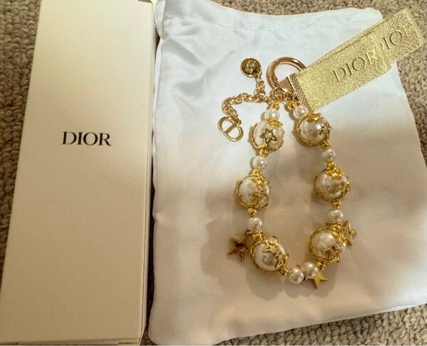 Diorキーホルダー キーリングノベルティ パールと星 チャーム