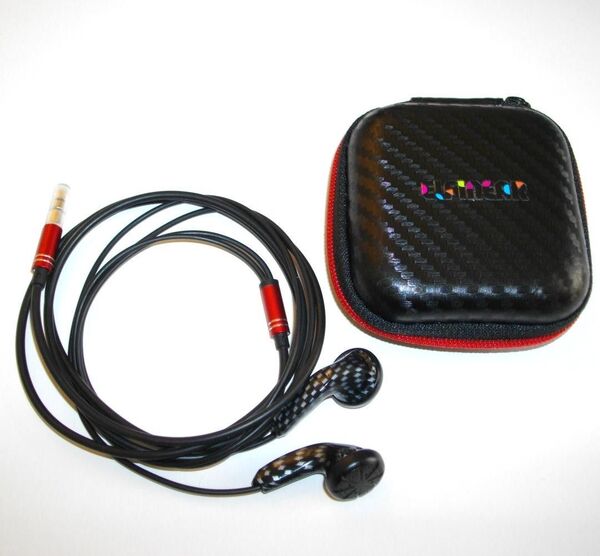 新品 イヤホン elfinesr Carbon Bass 3.5mm マイクなし 低音