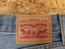 ＜レターパック発送＞Levi's リーバイス レディース 牛革パッチ カットオフ ダメージ デニムジーンズ ミニスカート W24 青_画像2