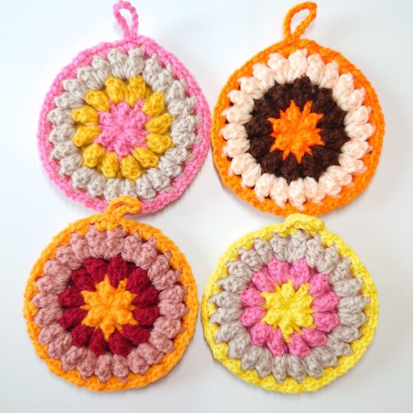 花火のアクリルたわし(Cの)4個組!手編みエコたわし ハンドメイド ループつき かぎ針編み