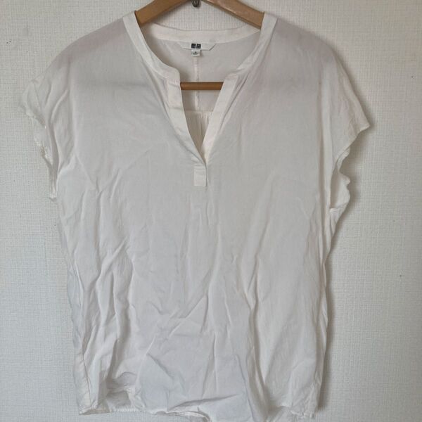 UNIQLO ホワイト Vネック 半袖Tシャツ M