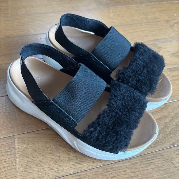 UGG サンダル 厚底 シルバーレイク 22センチ