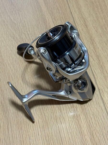 シマノ 19ストラディック 2500shg スピニング リール SHIMANO