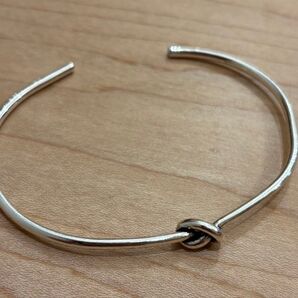 【美品】シルバー ノットデザイン バングル フリーサイズ ユニセックス アクセサリー SV925 結び目バングル ノット