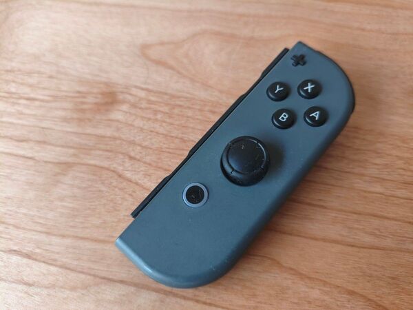 NintendoSwitchジョイコン グレー R/右