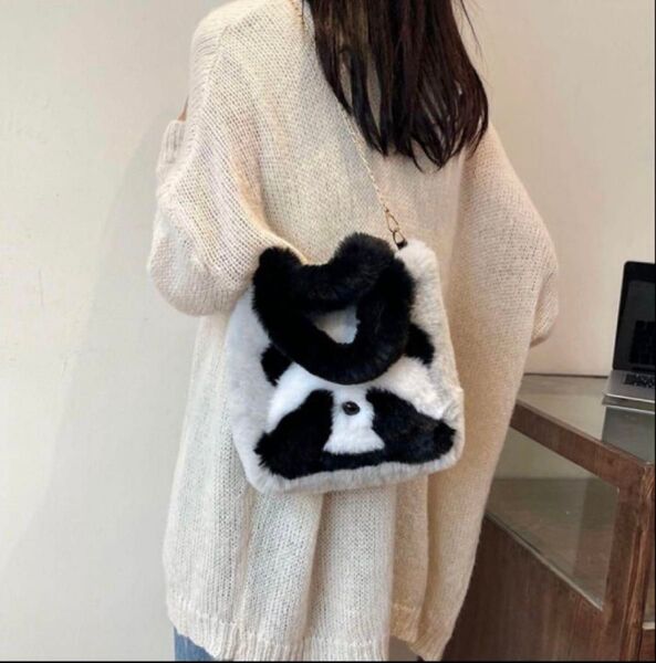目隠しパンダ ファーショルダーバッグ グレー ふわふわ