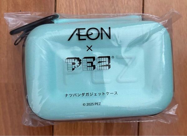 イオン 夏パンダ x PEZ ガジェットケース
