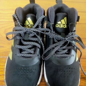 アディダス バッシュ 21.5