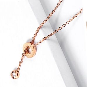 b8 ネックレス レディース LoveリングCzダイヤ一粒チャーム ペンダント ステンレスネックレス ピンクゴールド