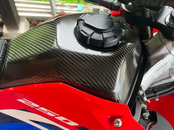 未使用 CRF250L MD47 カーボン 燃料タンクカバー