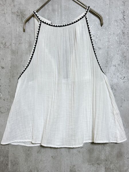 【ZARA】刺繍入りホルターネック ノースリーブブラウス 白×黒