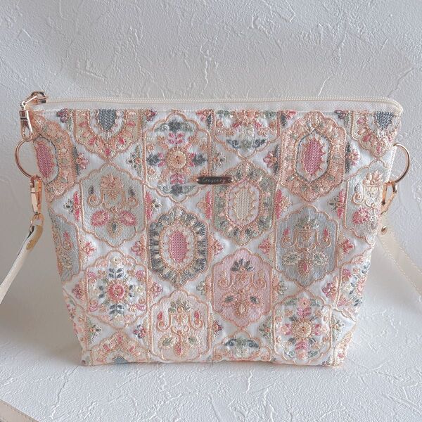 インド刺繍生地 ヌビ ハートキルティング ショルダーバッグ ポシェット メルヘン ハンドメイド