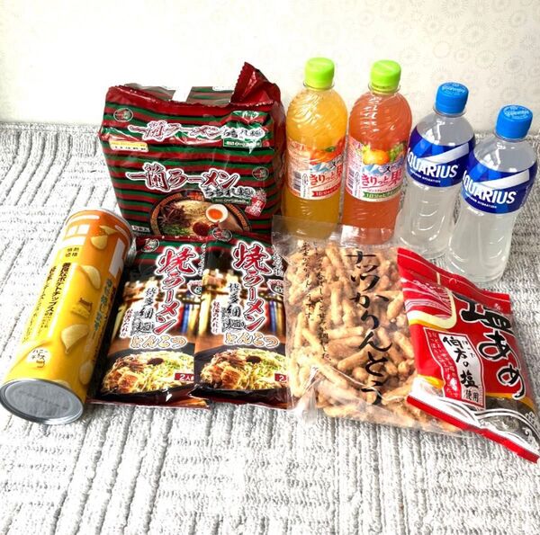 一蘭 詰め合わせ ジュース まとめ売り ペットボトル飲料 スポーツドリンク ポテトチップス インスタント麺 備蓄 とんこつラーメン
