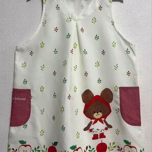 ★新品 くまのがっこうアップルエプロン ナチュラル×レッド