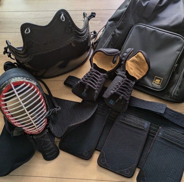 剣道 小学生中学生 剣道防具 美品 単品相談可 一式 面小手防具バッグ 人気