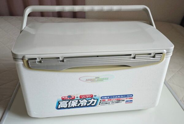ダイワ VS-2000R 6面真空断熱パネル使用の最高断熱クーラーボックス 20L 530x310x290 小綺麗