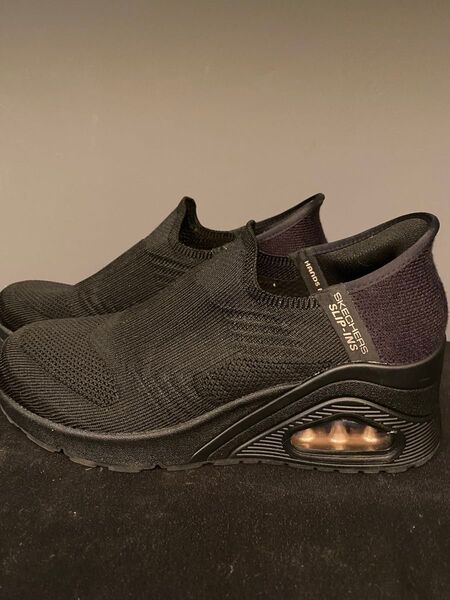 スケッチャーズ SKECHERS ブラック 上底 スリッポン スニーカー