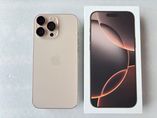 iPhone16 ProMax Appleストア購入 極上美品 デザートチタニウム 256GB 充電2回 アップルケア来年まで有り