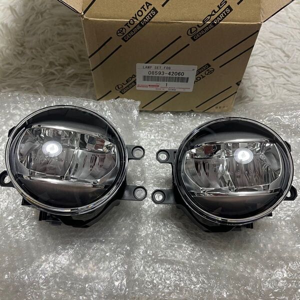 新車外し RAV4 (AXAH54 / MXAA54) 純正LEDフォグランプ 左右セット ラブ4