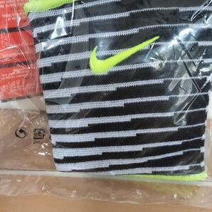 新品 膝用サポーター ブラック&緑