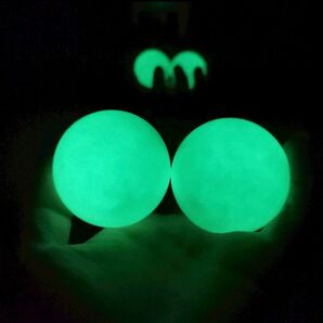 暗闇で光る玉 夜光 インテリア 丸型 5cm 樹脂 幻想的 1個