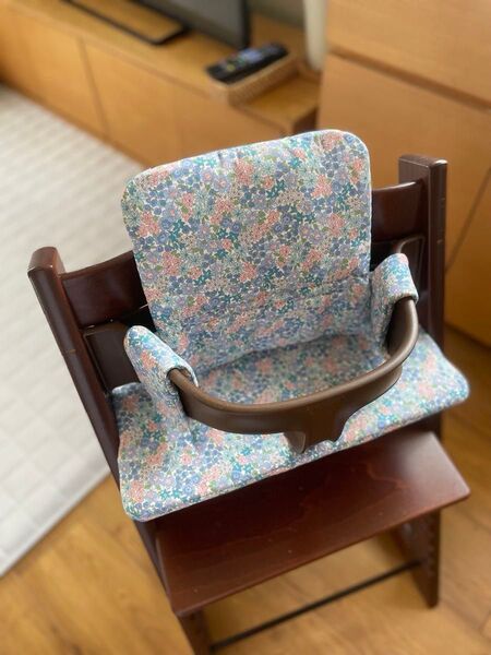 Stokke ストッケ トリップトラップ用シートクッション 紫陽花柄