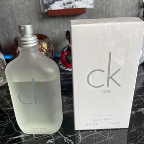 Calvin Klein ck one オードトワレ 100ml 未使用と4\\1使用1個の2個セット
