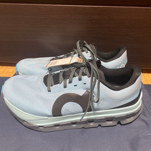 8/10まで値下げ中【定価¥23100】ON Cloud Flow 5 26.5cm