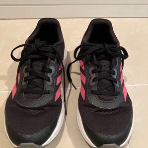 美品 adidas ランニングシューズ ピンクライン
