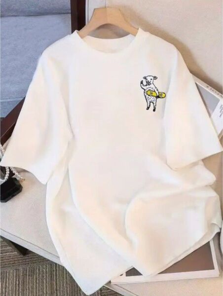 レディース 半袖Tシャツ - ユーモラスな犬とハニーポットプリント ルーズフィット ラウンドネック カジュアルトップ