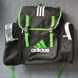 アディダス☆リュックサック☆野外活動、修学旅行、キャップ☆大容量