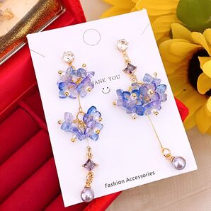パープルフラワー 紫陽花モチーフ asymmetry ハンドメイドピアス イヤリング レディース アクセサリー