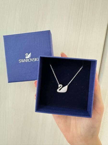 美品SWAROVSKIネックレス スワンクリスタル ラインストーンペンダント白鳥