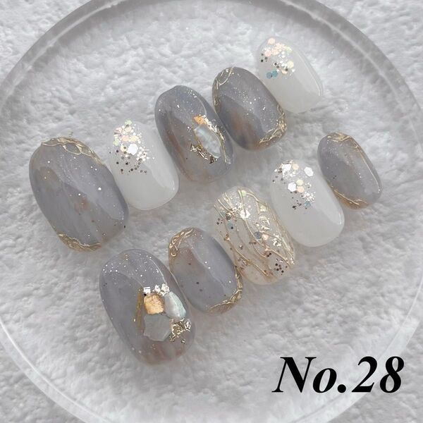 No.28 ブルーニュアンスネイルチップ *オーダーサイズ・カラー変更可能*