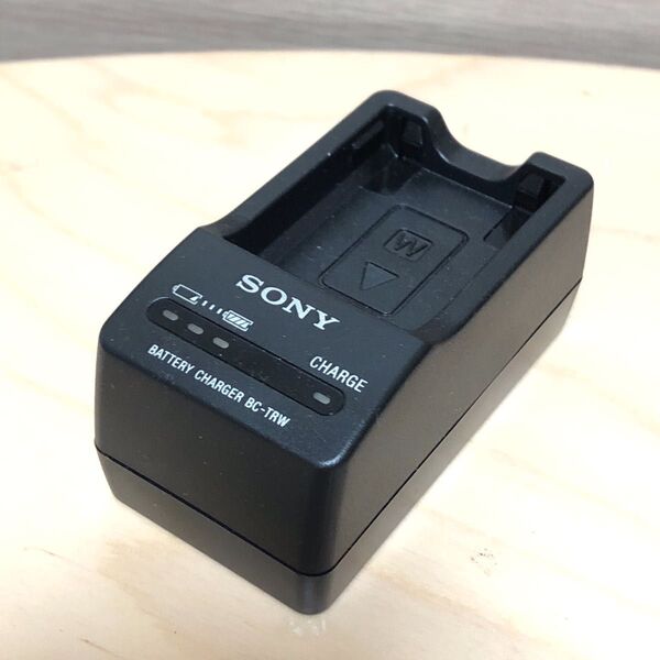SONY バッテリーチャージャー BC-TRW デジタルカメラ NP-FW50用 正常動作品 α7Ⅱ等にご使用下さい。