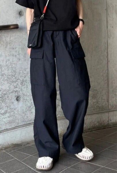 UNIQLOユニクロ ワイドストレートカーゴパンツ ブラック M