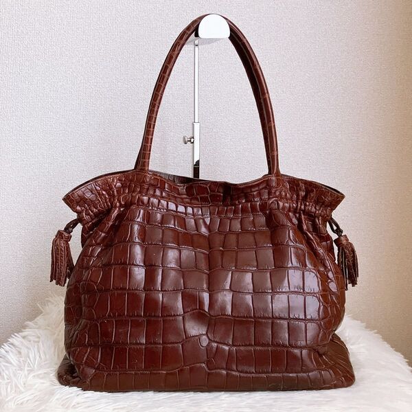 Crocodile クロコダイル トートバッグ A4収納可能 ブラウン 肩掛け センター マット加工 タッセル 巾着デザイン