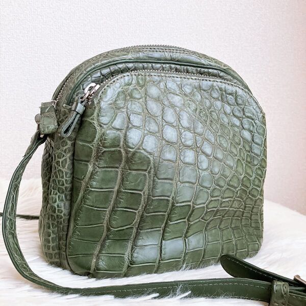 Crocodile クロコダイル革 ショルダーバッグ グリーン ダブルファスナー マット加工 もちもち クロスボディ