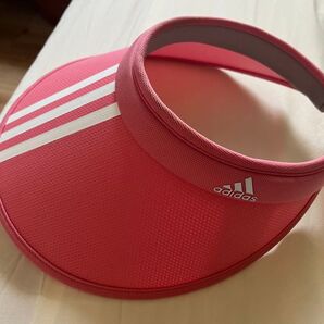 adidas サンバイザー ピンク