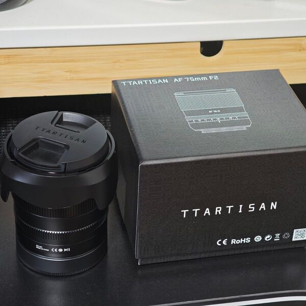 TTArtisan AF 75mm f/2 単焦点レンズ