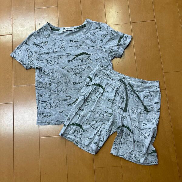 H&M 子供服 恐竜 Tシャツ ボトムス セット 110cm パジャマ ハーフパンツ