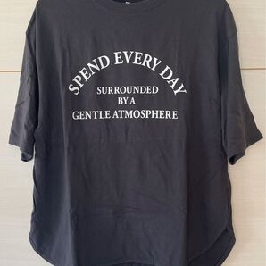 しまむら プリント 半袖Tシャツ 濃灰 チャコールグレー Lサイズ