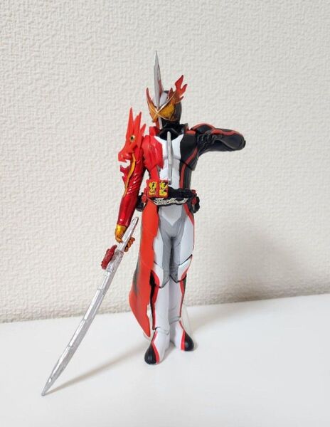 仮面ライダーセイバー ブレイブドラゴン フィギュア