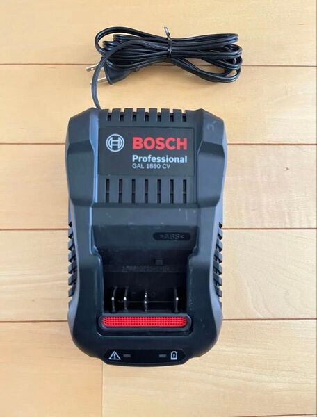 ☆中古品動作良好 ボッシュ 純正 充電器 インパクトドライバーインパクトレンチ 急速充電器18V14.4V BOSCH
