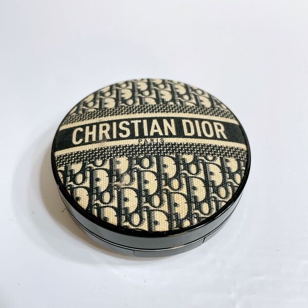 Dior ディオールスキン フォーエヴァークッションファンデーション