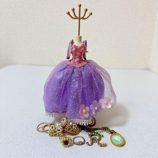 塔の上のラプンツェル ディズニー ドレスアクセサリースタンド アクセサリーセット リング ゴム ネックレス チャーム