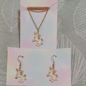 ハンドメイドユニコーン ネックレス ピアス セット ゴールド パステルカラー新品未使用 可愛い個性的普段デートプレゼント
