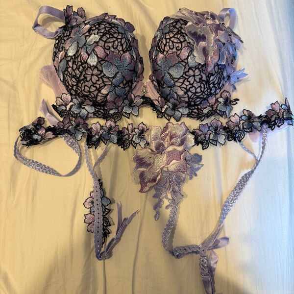サルート 89G ブラジャー ガーターベルト